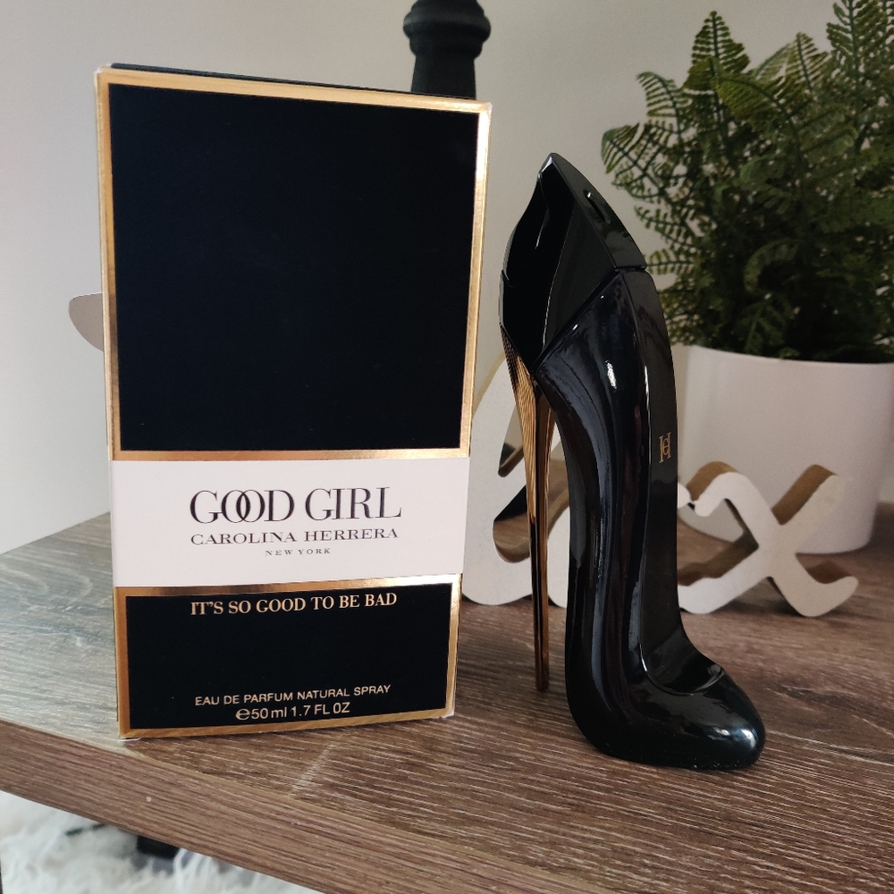 NWOT Carolina Herrera Good Girl